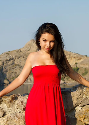 cara on, stunning 18