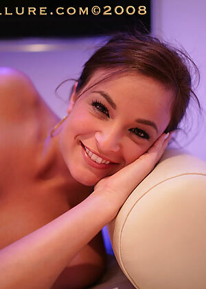 gorgeous, amateur allure