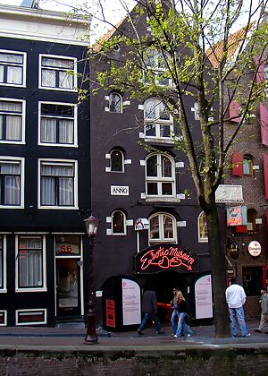 blonde, red light sex trips