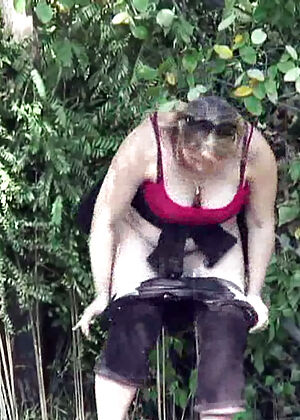 blonde hot, pissing hd