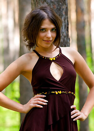 hot girl, showy beauty