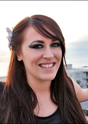 candids of, leanne crow