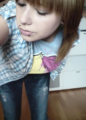 tight, amateur emo girls