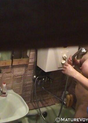 shower, mature voyeur videos