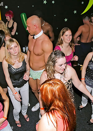 dancing, party hardcore