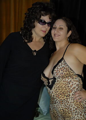 big mature, old and eighteen lesbians