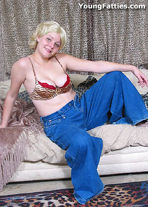 blonde, eighteen fatties